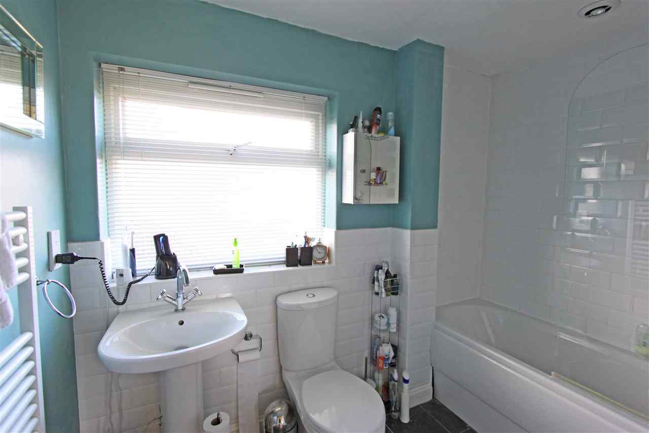 resized-2349823-Family Bathroom.jpg